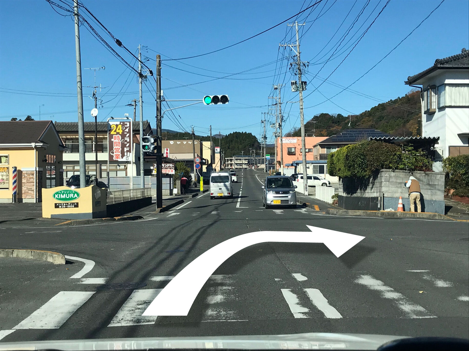 次の信号を右折